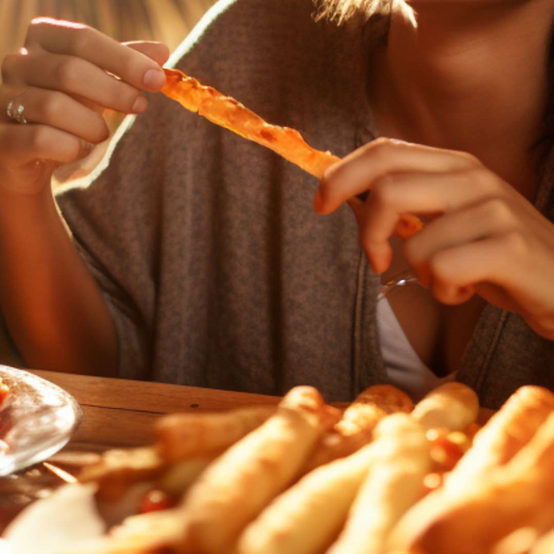 Grissini proteici di nextua preparati per una pasto proteico con la dieta chetogenica